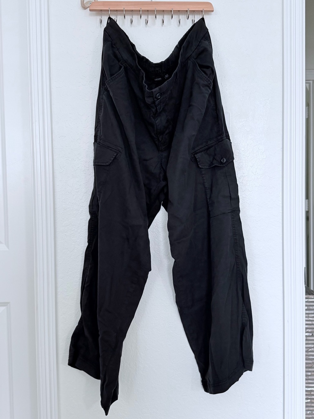 AE Dreamy Drape Stretch Super
High-Waisted Baggy Wide-Leg Jean
